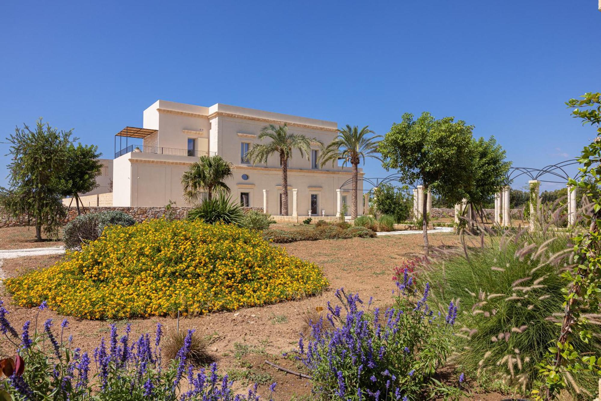 Il Giardino Grande - Dimora In Salento Bed and Breakfast Parabita Εξωτερικό φωτογραφία